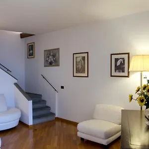 https://artisti-apartment-in-florence-with-great-a-c.it-tuscanyhotel.com